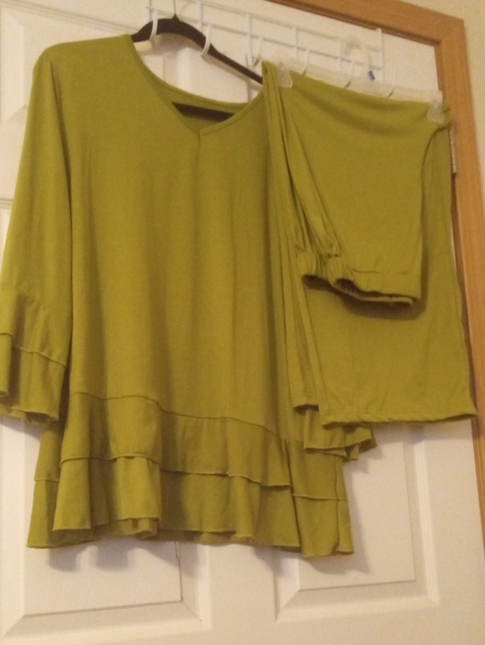 Source Unknown Olive Green Women's Two-Piece Pants & Top Set